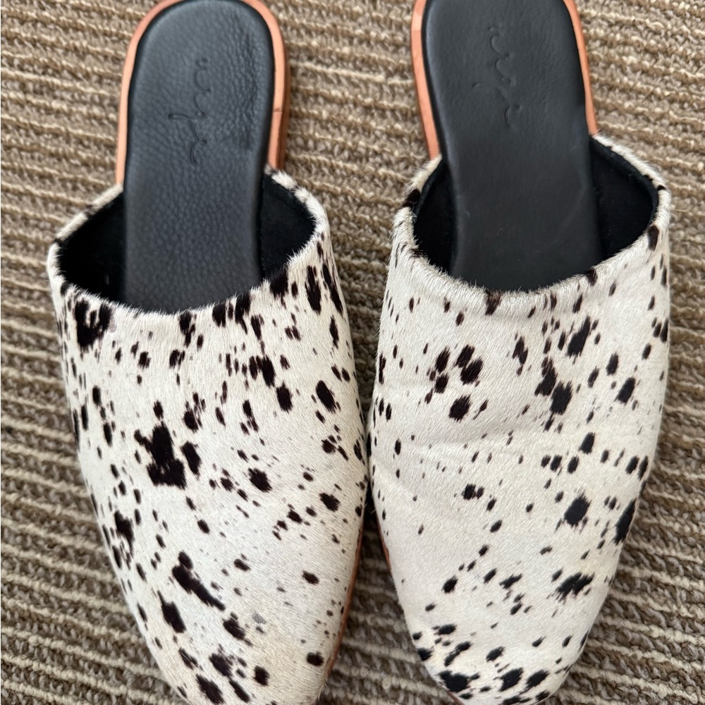 LNWOT Urge Brown and White Spotted Mules size 37 - Picture 5 of 5